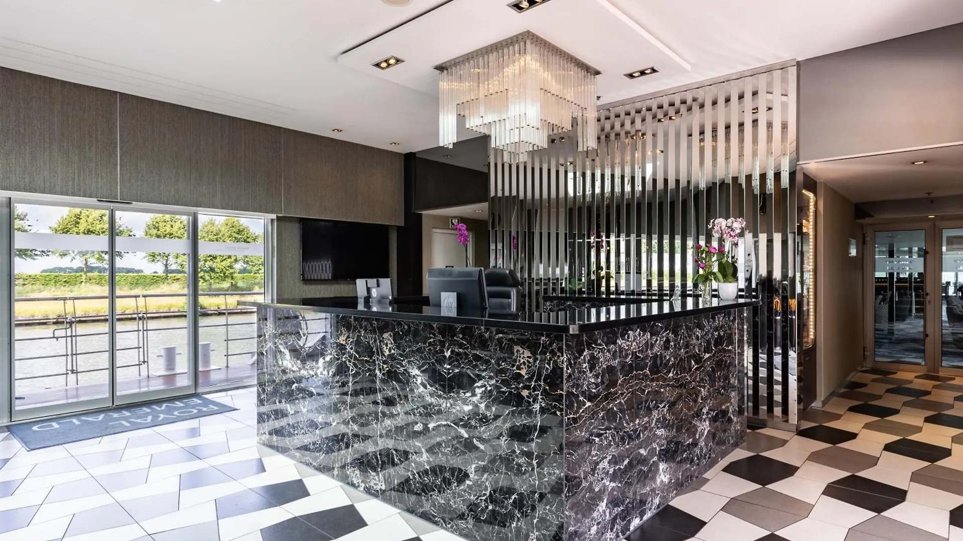 Hotel Kd Hotelship Duesseldorf Messe South