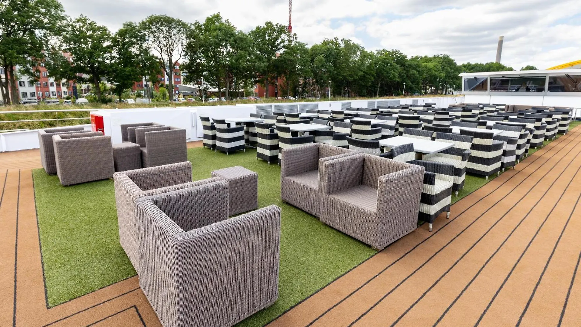 Hotel Kd Hotelship Duesseldorf Messe South