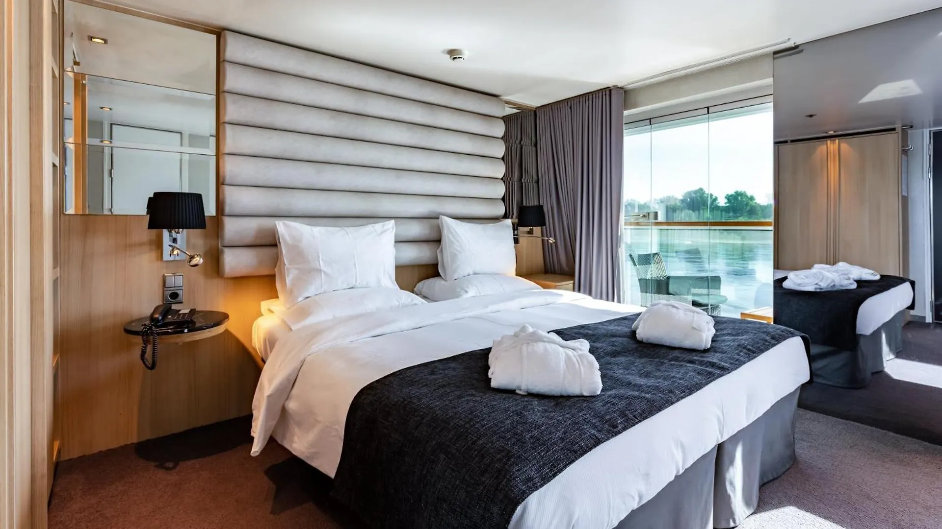 Hotel Kd Hotelship Duesseldorf Messe South Deutschland